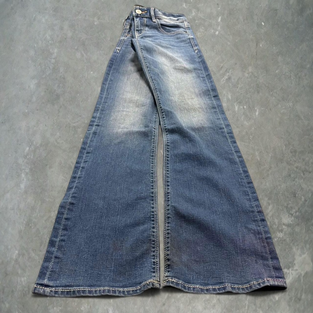 Vintage Y2K 2000s Flared Skater Streetwear Style Medium Wash Denim Jeans!